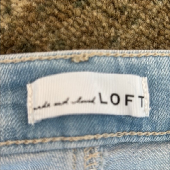 LOFT Girlfriend Jeans Light Indigo Straight Leg - Picture 15 of 15